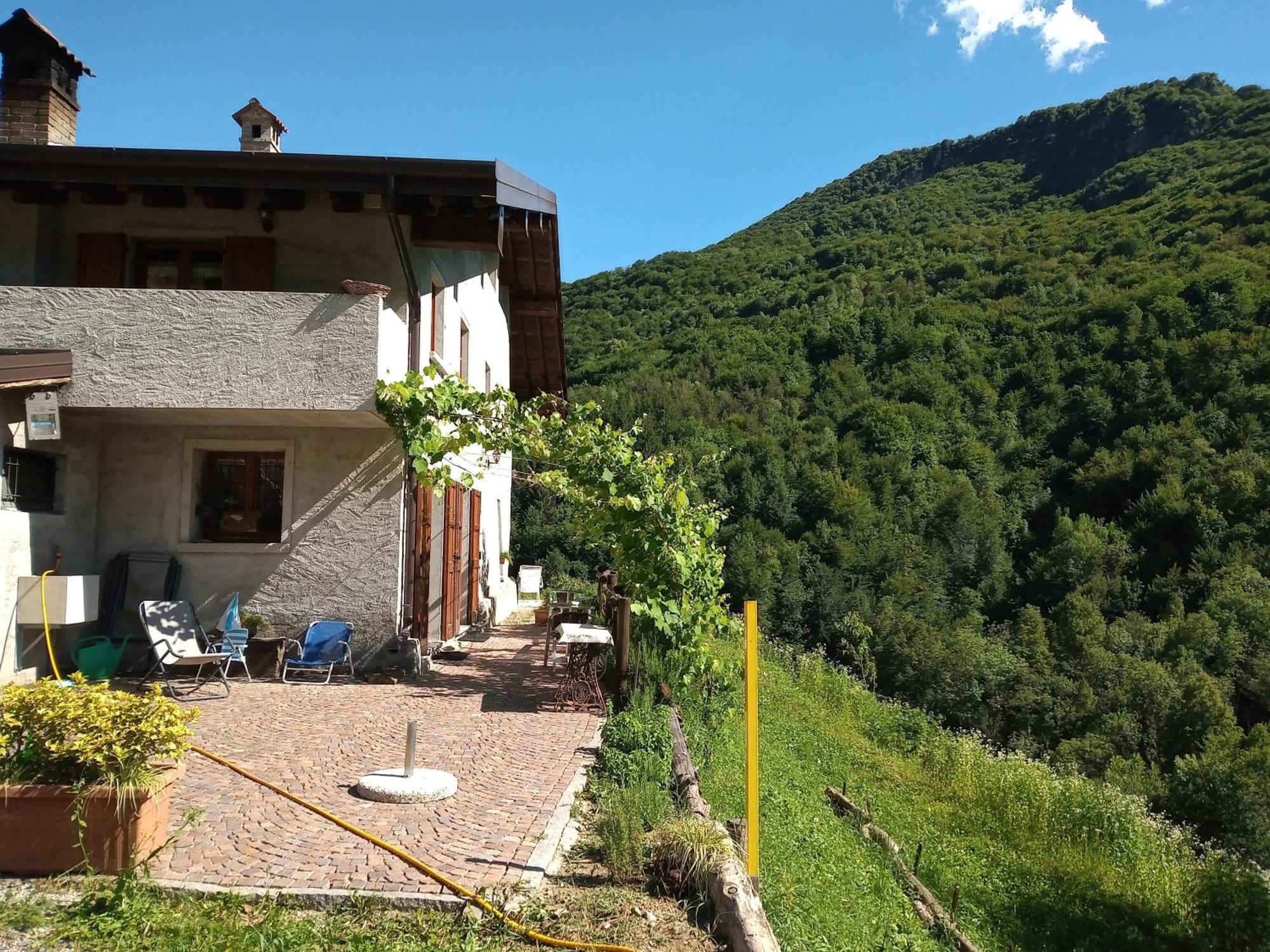 Agriturismo Cascina Cornella Cremeno Bagian luar foto