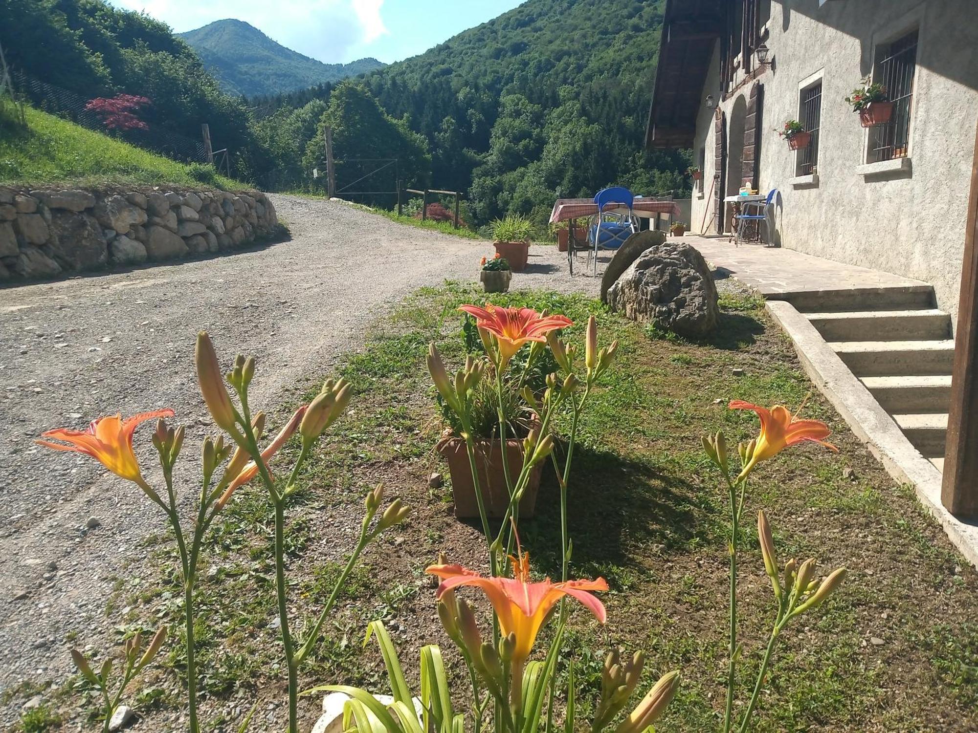 Agriturismo Cascina Cornella Cremeno Bagian luar foto