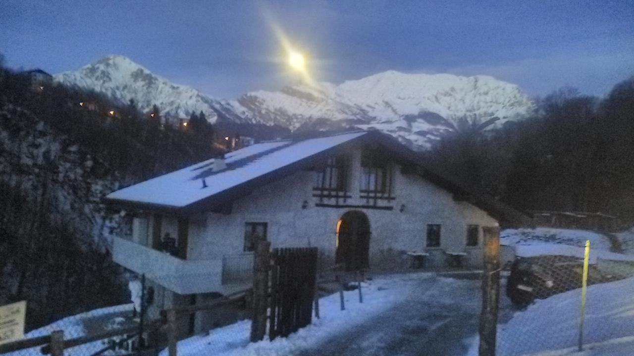 Agriturismo Cascina Cornella Cremeno Bagian luar foto