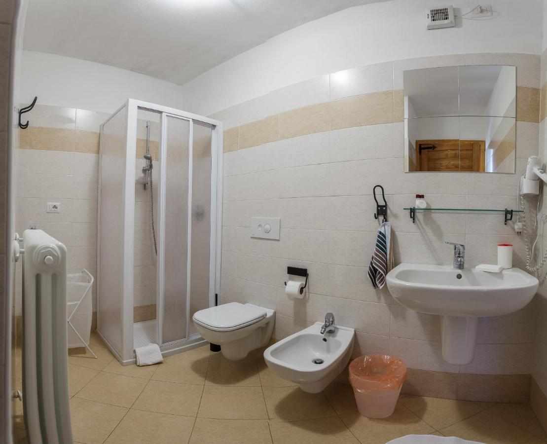 Agriturismo Cascina Cornella Cremeno Bagian luar foto
